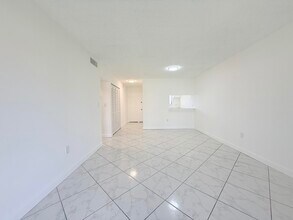 6106 Forest Hill Blvd in West Palm Beach, FL - Building Photo - Building Photo
