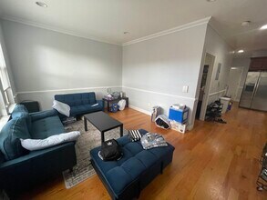 572 Liberty Ave in Jersey City, NJ - Building Photo - Building Photo