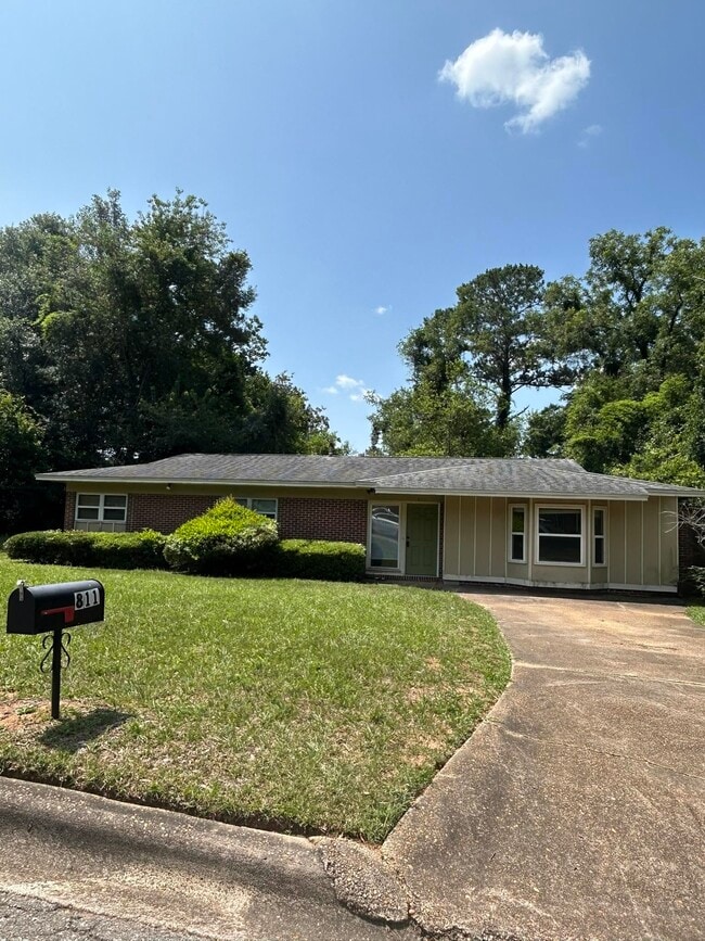 811 Bahama Dr in Tallahassee, FL - Building Photo - Building Photo