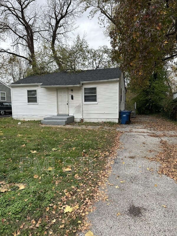 property at 705 Beardsley Ct
