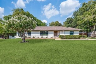 5731 Berkshire Ln in Dallas, TX - Building Photo