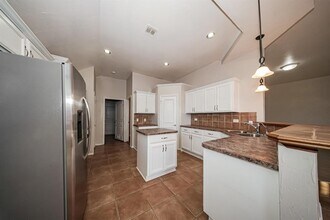 16621 La Paloma Lane in Edmond, OK - Building Photo - Building Photo