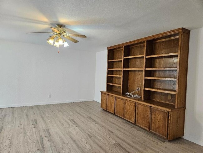 1511 W Mesa Park Dr in Round Rock, TX - Building Photo - Building Photo