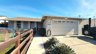 28022 Thackeray Ave in Hayward, CA - Building Photo