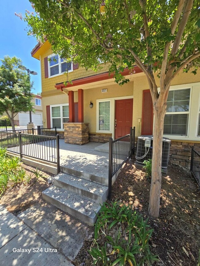 1510 Orange Ave