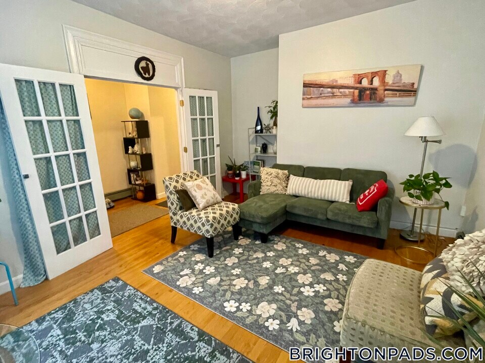 40 Litchfield St in Boston, MA - Building Photo
