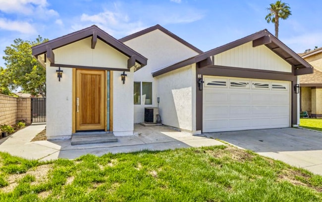 property at 13 Pepper Ct