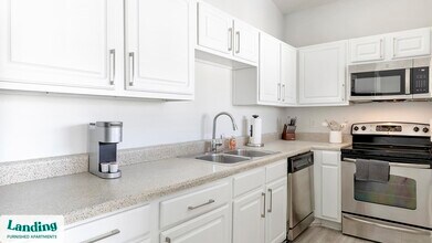 1601 W Arbrook Blvd in Arlington, TX - Building Photo - Building Photo