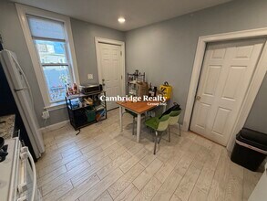 15 Sewall St, Unit 3 in Boston, MA - Foto de edificio - Building Photo