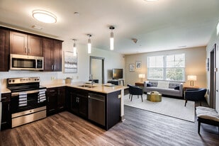 Iron Pier Apartments in Syracuse, NY - Building Photo