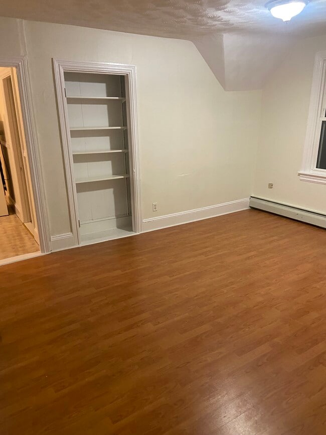 30 Tucker Ave, Unit 3rd floor