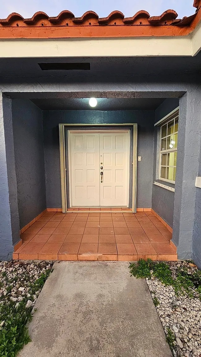 5431 SW 143rd Ave in Miami, FL - Building Photo - Building Photo