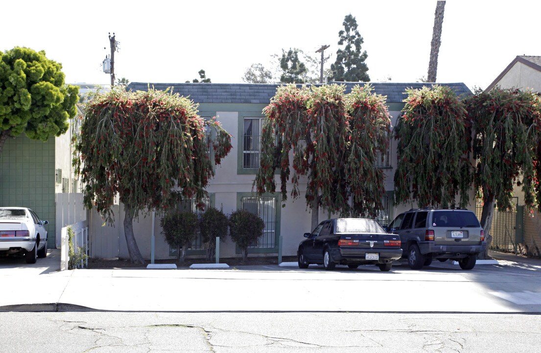 4211 Altadena Ave in San Diego, CA - Foto de edificio