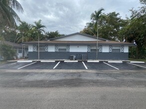 5840 NW 23rd St in Fort Lauderdale, FL - Building Photo - Building Photo