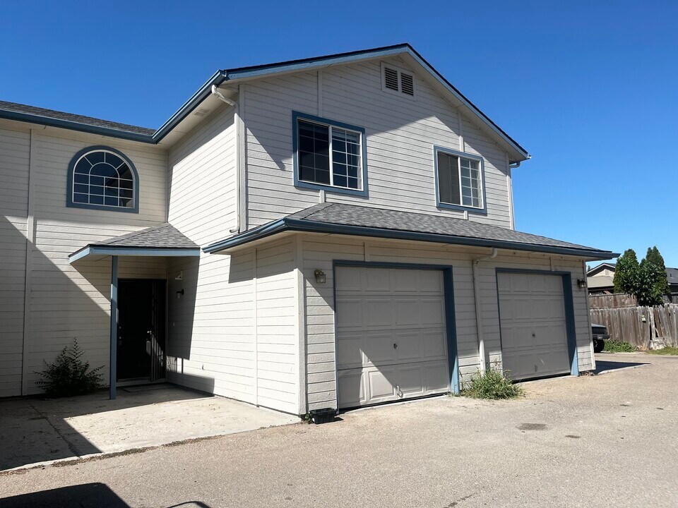 2511 E Spruce St in Caldwell, ID - Building Photo