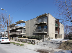 Grotto Apartments in Kansas City, MO - Building Photo - Building Photo