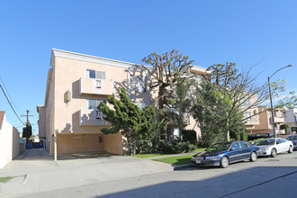 1020 S Sherbourne Dr in Los Angeles, CA - Building Photo - Building Photo