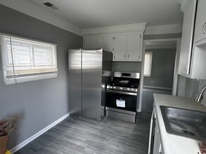 24824 Lauren Ave in Warren, MI - Building Photo - Building Photo