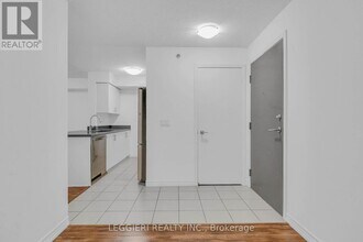 35 Saranac Blvd in Toronto, ON - Building Photo - Building Photo