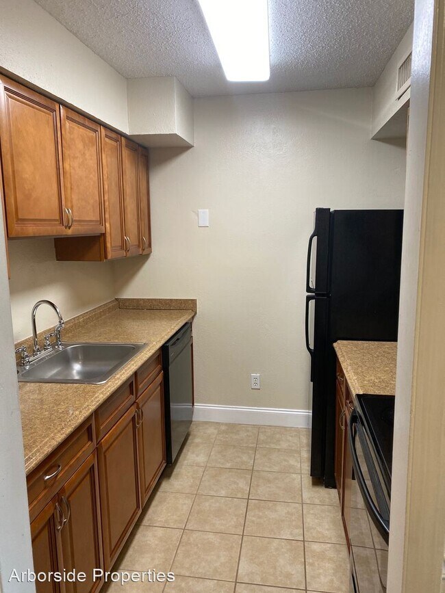 375 Wymore Rd in Altamonte Springs, FL - Foto de edificio - Building Photo