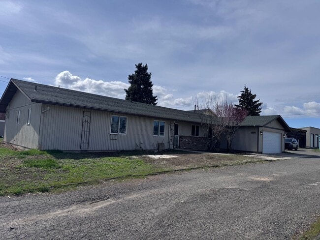 property at 1518 S 24th Ave