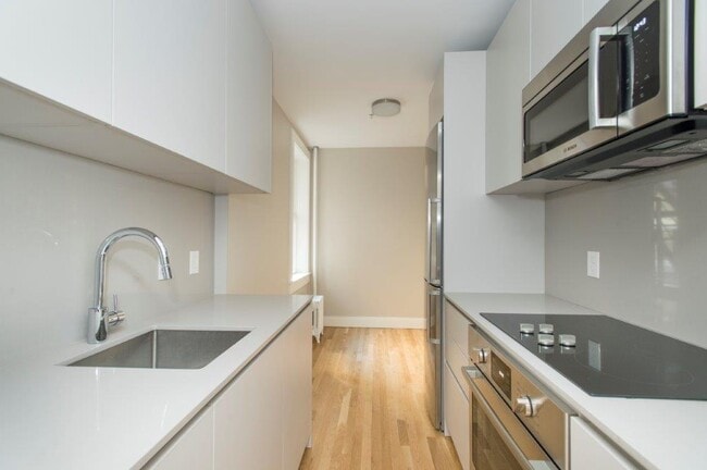 property at 286 Chestnut Hill Ave