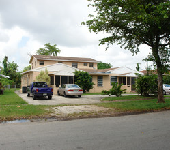 13222 NE 11th Pl in Miami, FL - Building Photo - Building Photo