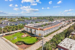 2750 SE Ocean Blvd, Unit N101 in Stuart, FL - Building Photo