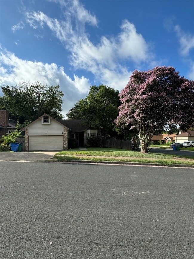 2111 Castle View Dr