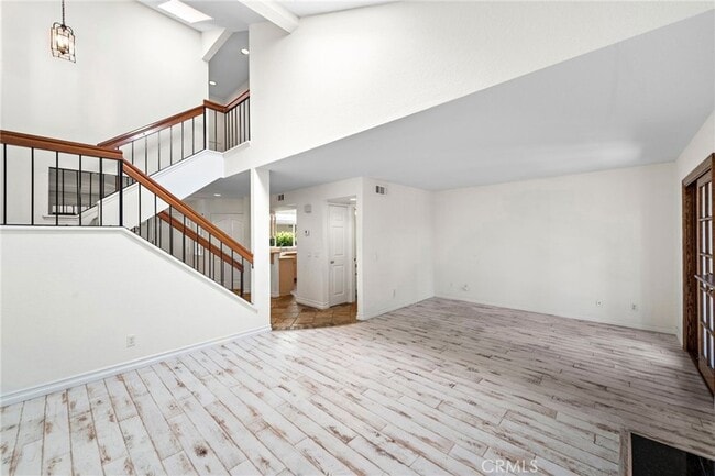 601 San Nicholas Ct in Laguna Beach, CA - Foto de edificio - Building Photo