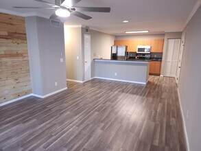 1740 Palm Cove Blvd in Delray Beach, FL - Foto de edificio - Building Photo