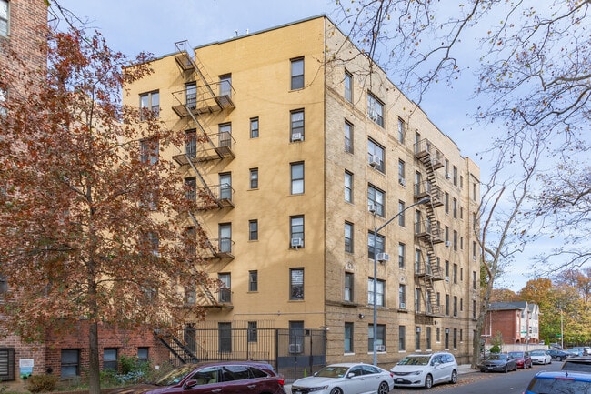 83-74 Talbot St in Kew Gardens, NY - Building Photo - Building Photo