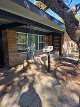 502 Sunrise Cir in Austin, TX - Building Photo - Building Photo