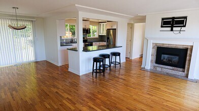 849 Poplar Way in Edmonds, WA - Building Photo - Building Photo