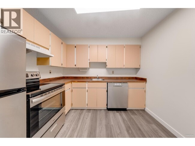 property at 6611 Minoru Blvd