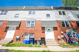 330 Hermitage St in Philadelphia, PA - Building Photo - Building Photo