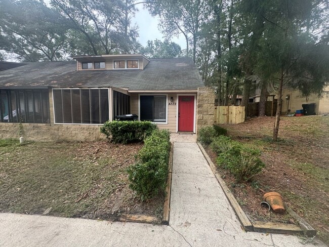 4229 SW 69th Terrace