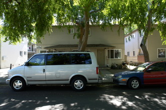 618-634 Buckeye St in Redwood City, CA - Building Photo - Building Photo