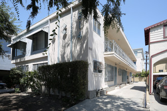 814 S HOLT Ave in Los Angeles, CA - Building Photo - Building Photo