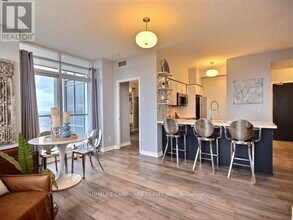 388 Prince of Wales Dr in Mississauga, ON - Building Photo - Building Photo