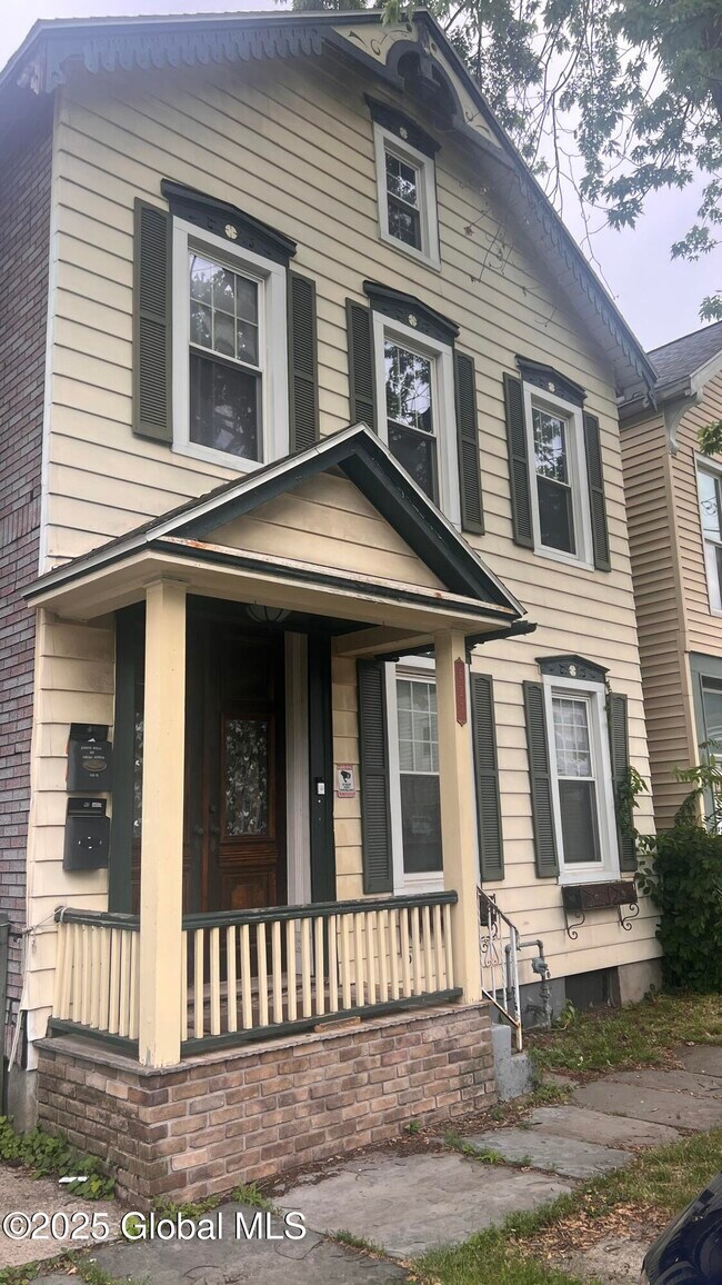 627 4th Ave in Troy, NY - Building Photo - Building Photo