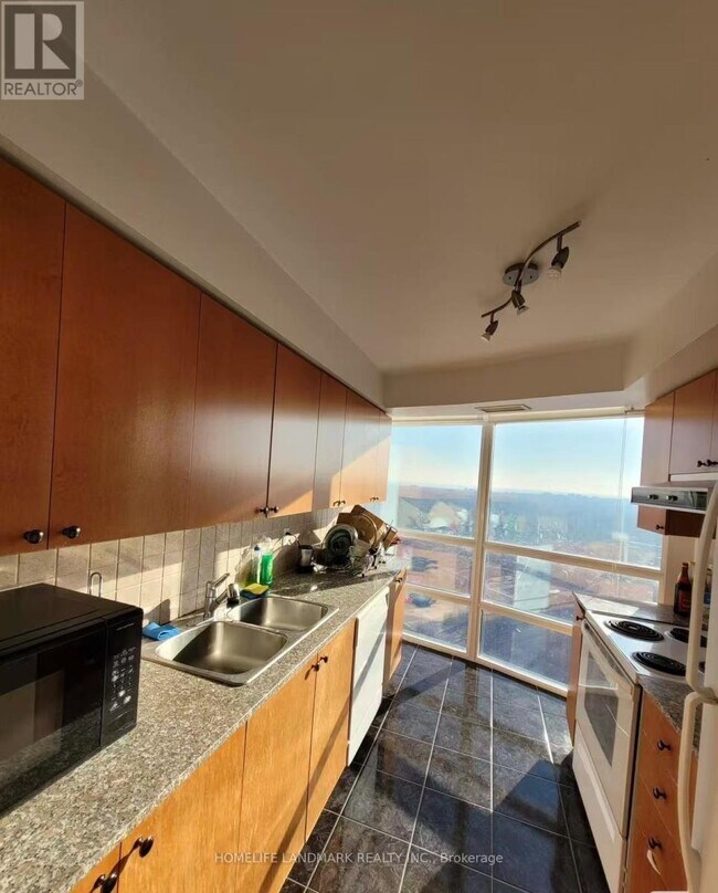 83 Borough Dr in Toronto, ON - Building Photo - Building Photo