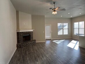 2018 Kenwood Ave in Lubbock, TX - Foto de edificio - Building Photo