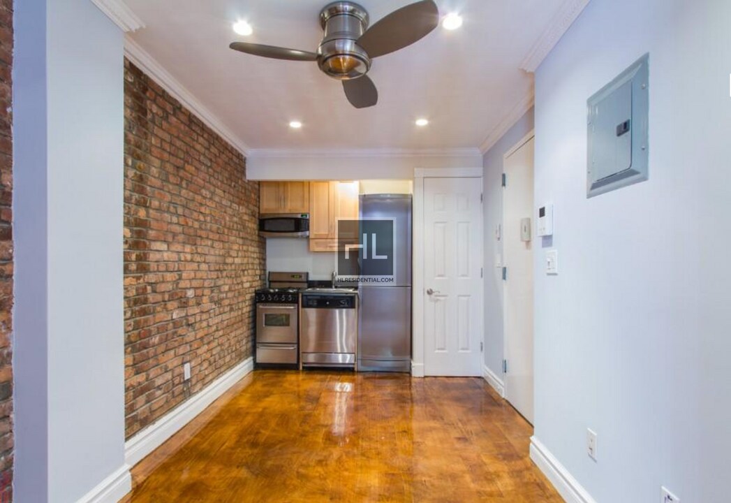 E 5TH ST. in New York, NY - Building Photo