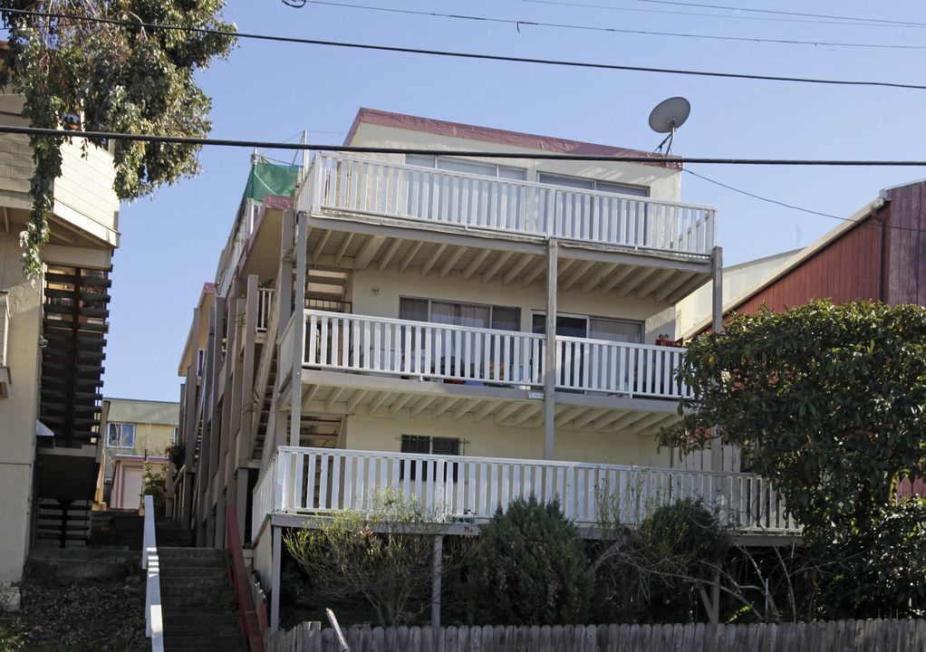 1906 16th Ave in Oakland, CA - Building Photo