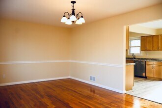 13 Carpathia St in Piscataway, NJ - Building Photo - Building Photo