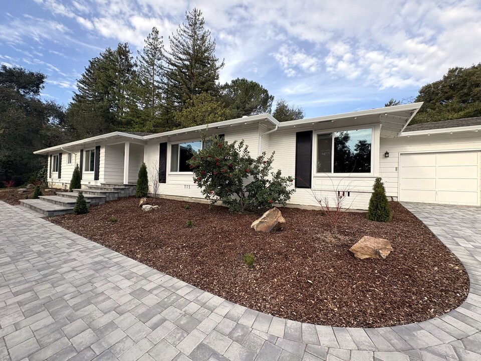 57 Ridge View Dr in Atherton, CA - Building Photo