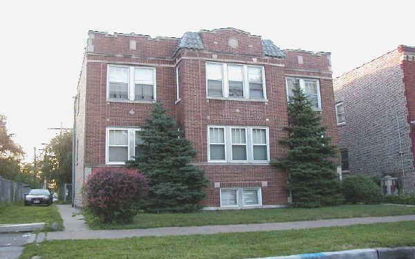 1639-43 N Leclaire Ave in Chicago, IL - Building Photo