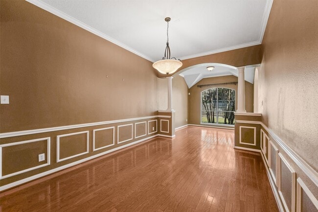 property at 6803 Rhodes Ct