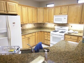 852 Yosemite Ln in Lincoln, CA - Building Photo - Building Photo